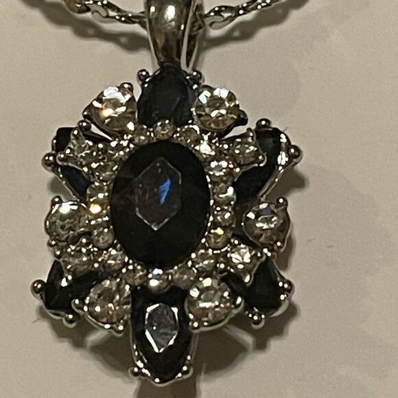 NWT Charter Club Crystal & Stone Cluster Pendant Necklace - Picture 2 of 5